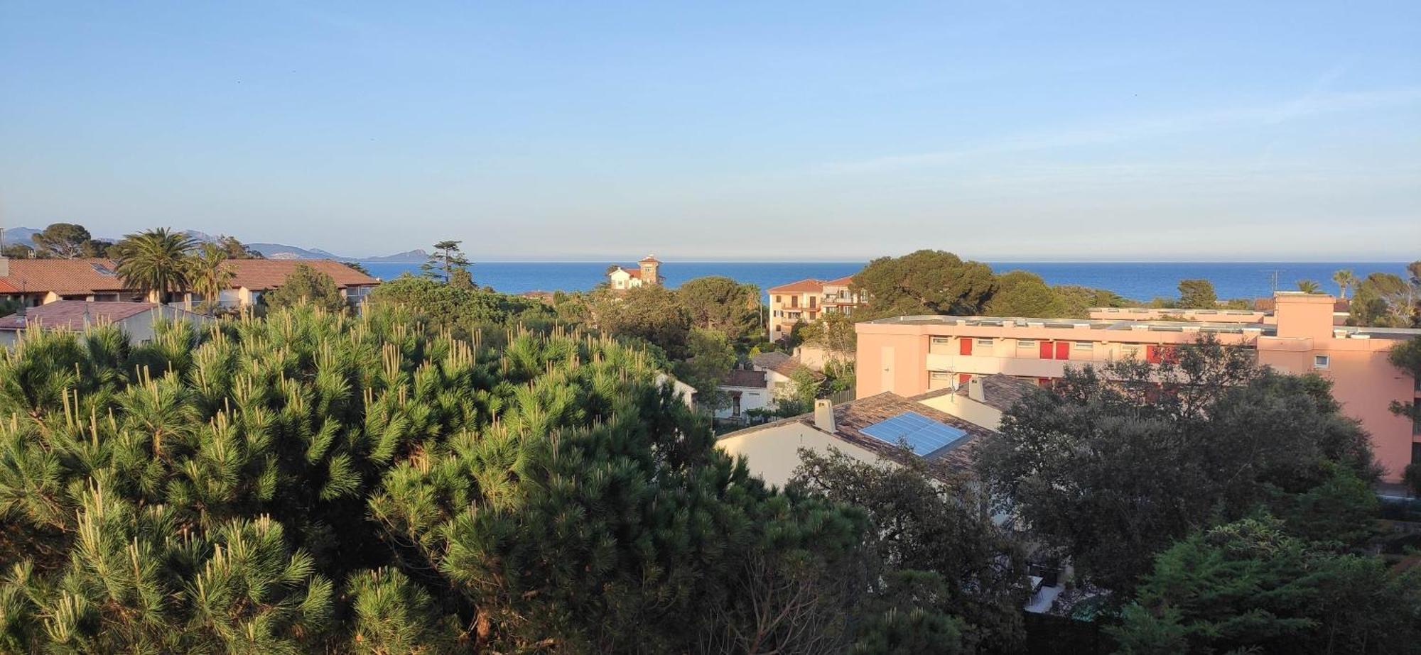 Appartement Lumineux Vue Mer Frejus Exterior photo